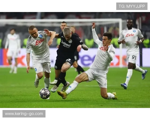 巴萨高位压迫显效，法兰克福越位陷阱频失守